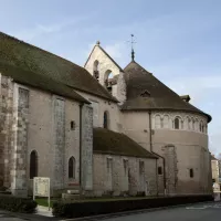 La basilique de Neuvy-Saint-Sépulchre. © Wikipedia.