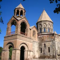 Le Saint-Siège d'Etchmiadzin en Arménie - October 3, 2008, CC BY 3.0 - Wikimedia