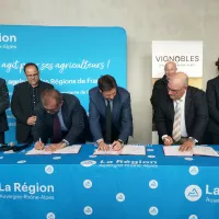 Signature du plan, le 24 mars, à Apremont