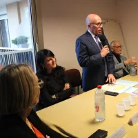 Les habitants de la résidence de l'Abbaye de Roseland en discussion avec les élus du département des Alpes-Maritimes - RCF 