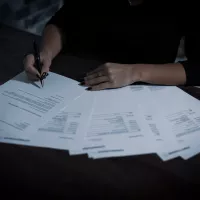 image d'illustration (démarches administratives) - © Dimitri Karastelev via Unsplash