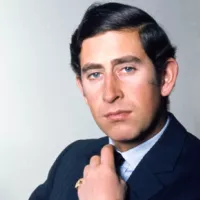 Charles, prince de Galles, par Allan Warren (1972) ©Wikimédia commons