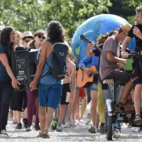 le "triporteur" de philippe dans une de" ses tournées des gens"