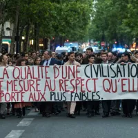 Marche blanche de soutien au maintien en vie de Vincent Lambert, Paris, le 20/05/2019 ©Karim Daher / Hans Lucas