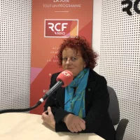 Monique de Marco, la sénatrice EELV de Gironde, dans les studios RCF Bordeaux ©Clément Guerre.