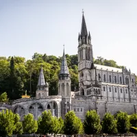 Lourdes - Photo de Nick Castelli sur Unsplash