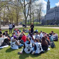 Une groupe de collégiens morbihannais à Lourdes ©Pôle jeunes 56