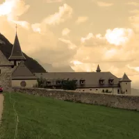 L'abbaye de Tamié, fondée par saint Pierre de Tarentaise ©Wikimédia commons