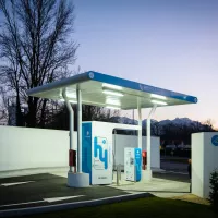 Renaud Menoud - Borne de recharge Atawey à Chambéry