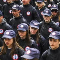 Les jeunes volontaires assistent à la remise des prix de leur olympiade, cent trente jeunes volontaires âgés de 15 a 17 ans réalisent un séjour de cohésion du Service national universel (SNU) pendant deux semaines au centre de vacances La Martégale à Ancelle. © Thibaut Durand / Hans Lucas.