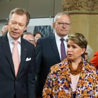 Le Maire de Metz, François Grosdidier entre dans la gare accompagné du Grand-Duc Henri de Luxembourg et de son épouse, Maria Térésa (Photo RCF - Imrane Baroudi)