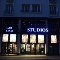 Façade du cinéma Les studios à Brest