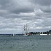 Petite parade Semaine du Golfe du Morbihan 2023 à Baden ©RCF Sud Bretagne