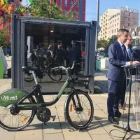 Présentation des nouveaux Véliverts de Saint-Étienne Métropole le 31 mai, avec Gaël Perdriau. Ⓒ Lucas Lauber / RCF Saint-Étienne.