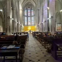 200 choristes répètent pour la messe au Vélodrome - Maud de Bourqueney