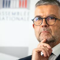 Bertrand Pancher lors d'un point presse de Liot, le groupe parlementaire qu'il préside, le 30 mai 2023 à l'Assemblée nationale. ©Xose Bouzas / Hans Lucas