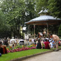 Artistes confirmés et belles découvertes sont à l’affiche des Jeudis du kiosque, chaque jeudi de l’été au square des quinconces à Bourg en Bresse à 20 h. C’est gratuit ! c’est à partir du jeudi 29 juin au 31 août !