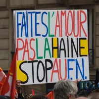 Manifestation lors de la présidentielle de 2022 en France. ©Unsplash 