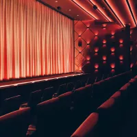 image d'illustration (théâtre) - © Martin Widenka via Unsplash