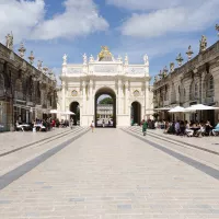 A l’occasion de ce 40e anniversaire, le Monumental Tour posera ses valises sur la Place Stanislas le 15 septembre. Ce show qui mélange patrimoine, musique électronique et créations digitales ne propose que quatre dates en France en 2023, et ne s’arrête que sur des sites classés UNESCO. 