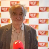 Jacques Attali est écrivain et économiste