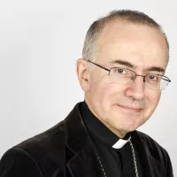 "Lorsque la charge devient trop importante, on peut remettre sa charge" Mgr Jean-Pierre Batut (photo 2015 ©Wikimédia commons)