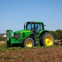 C'est la course aux machines en milieu agricole © Mark Stebnicki sur Pexels