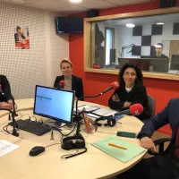 Regards sur l'actualité, le débat politique, c'est quatre élu(e)s dans les studios d'RCF Bordeaux ©RCFBordeaux.