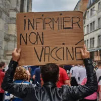 Manifestation contre la vaccination à Besançon, en France. 08/2021 ©Unsplash