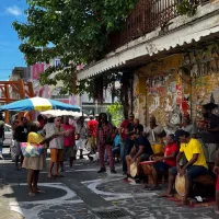 Rue de Pointe-à-Pitre en Guadeloupe, France. ©Unsplash