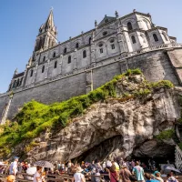 Basilique Notre-Dame-du-Rosaire de Lourdes, France. ©Unsplash