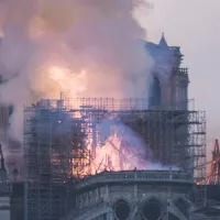 Cathédrale Notre-Dame-de-Paris en feu, 2019. France ©Unsplash