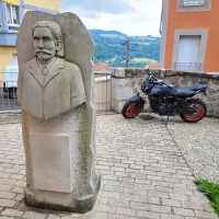 Statue de Stevenson à Monastier sur Gazeille © RCF