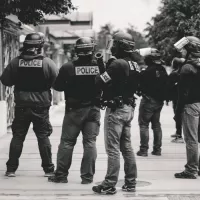 Policiers à Lyon, France. 2022 ©Unsplash