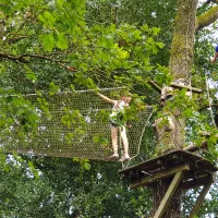 L'accrobranche au parc de loisirs et d'aventures Karaez Adrenaline à Carhaix @ Christophe Pluchon, RCF 2023