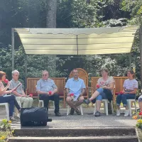 Table ronde en public qu pèlerinage de rentrée de la Bénite Fontaine ©2023, RCF 