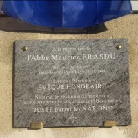 La  plaque hommage inaugurée le 9 septembre dernier. © Site de Yad Vashem.