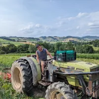 Blaise Fayolle sur son tracteur - © RCF Lyon (Didier Rodriguez)