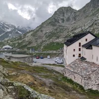 Bâtiments de l'hospice, au col du Grand-Saint-Bernard - © RCF Haute-Savoie (Vanessa Sansone)