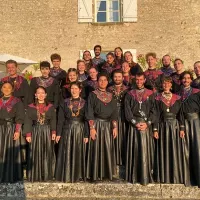 Le chœur Mikrokosmos à l'église d'Ivoy-le-Pré. © DR
