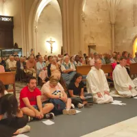 Les frères de Taizé, dont frère Aloïs, lors de la prière œcuménique à l'église Saint Ferréol à Marseille à l'occasion de la venue du pape le 23 septembre 2023 ©Stevelan Chaizy-Gostovitch