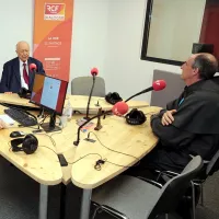 Jean-Claude Gaudin et Mgr François-Xavier Bustillo dans les studios de Dialogue RCF par @Robert Poulain