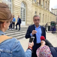 Pierre Hurmic le maire de Bordeaux a annoncé ce mercredi pendant sa conférence de presse de rentrée que les allées de Tourny seraient le prochain grand chantier de la ville ©Clément Guerre.