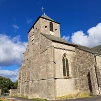 L'église perchée sur la colline de Dun 