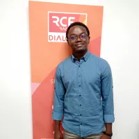 Georges Pascal Millimono dans les studios marseillais ©Dialogue RCF