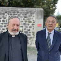 Mgr Pascal Gollnisch et le Général Bernard Fleuriot