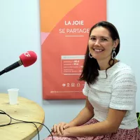 Alice Marignane dans les studios de dialogue RCF par ©Robert Poulain