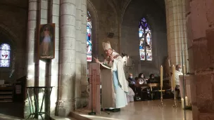 2020 RCF - Monseigneur Vincent Jordy durant la célébration de l'Immaculée Conception à L'Ile Bouchard