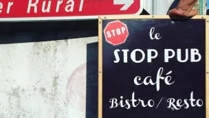 Le Stop Pub Café