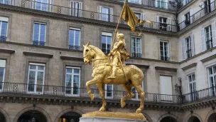  Emmanuel Frémiet - Statue équestre de Jeanne d’Arc, située place des Pyramides dans le 1er arrondissement de Paris